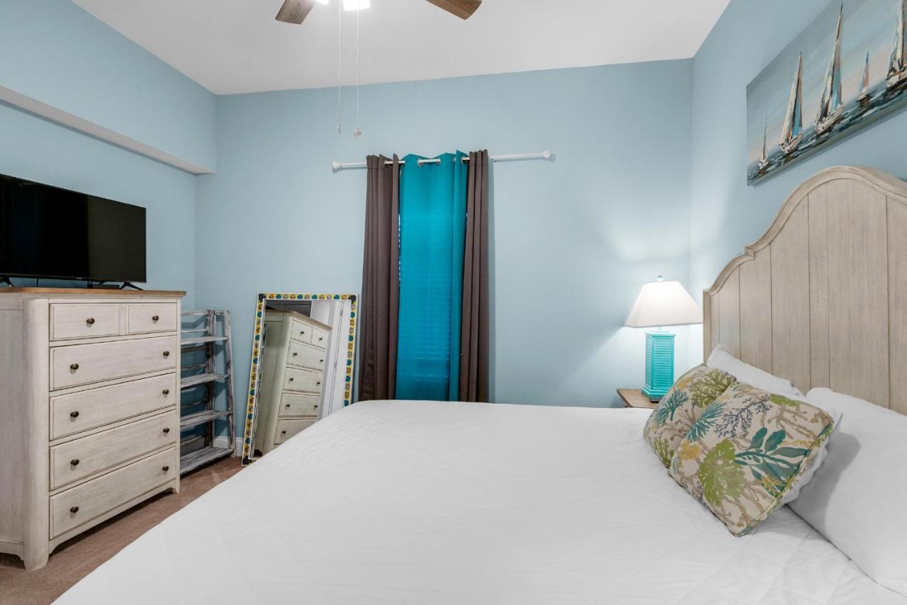 Apartment Laketown Wharf 2118 *