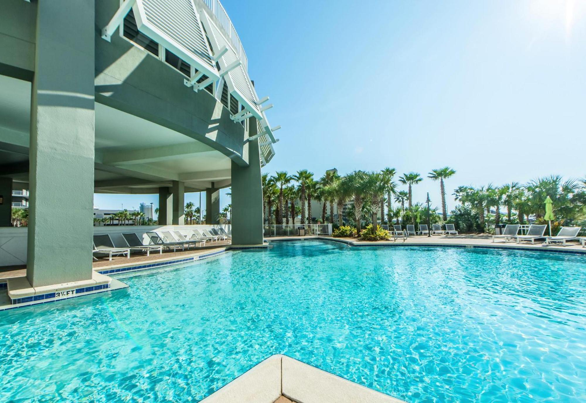 Apartment Laketown Wharf 2118 *