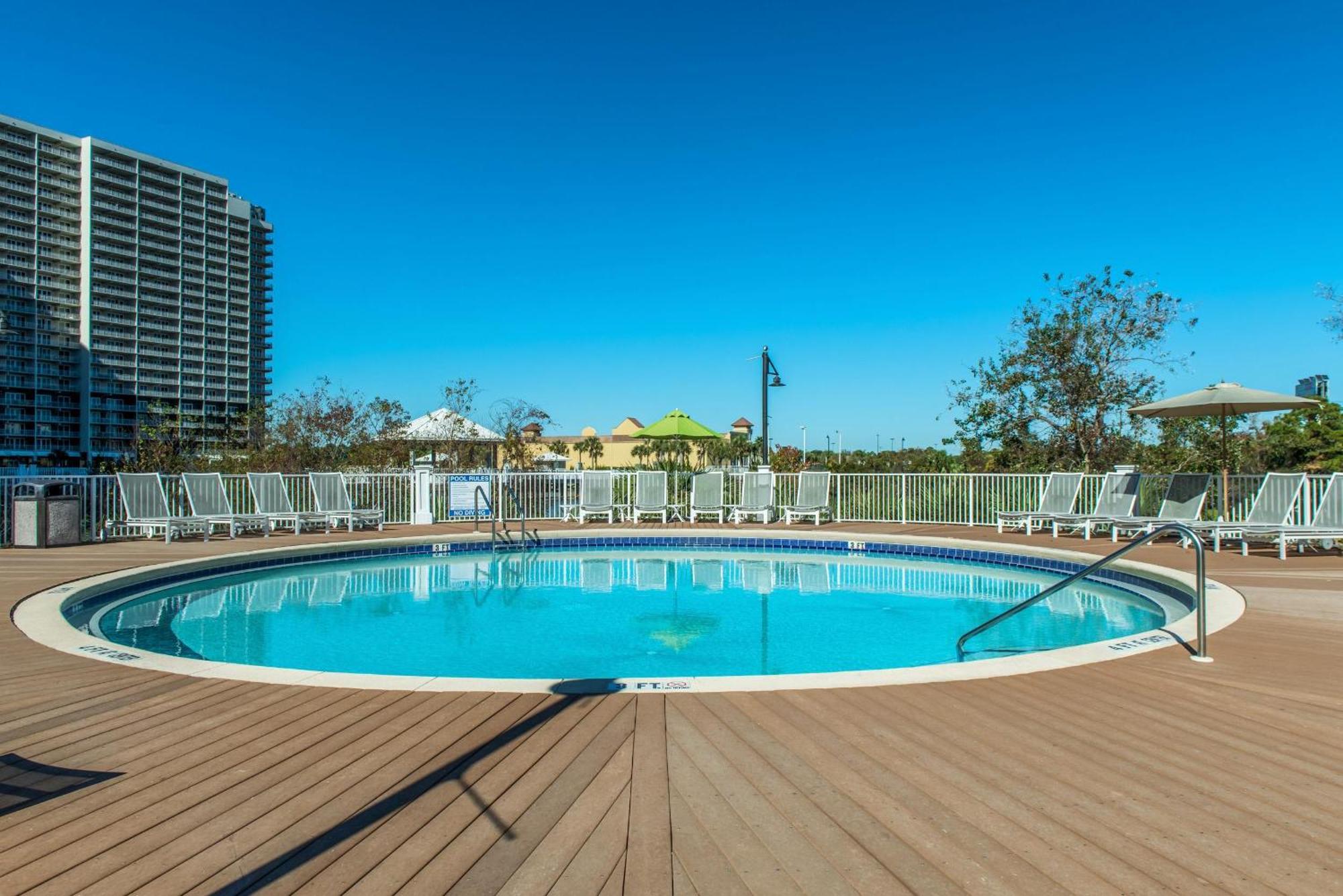 Apartment Laketown Wharf 2118
