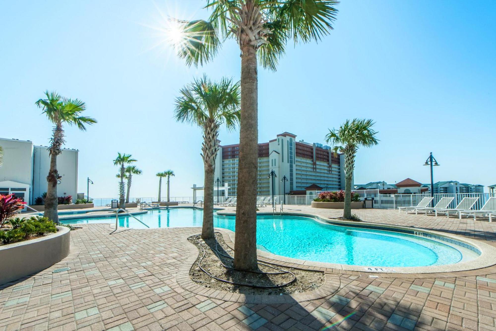 Laketown Wharf 2118 *