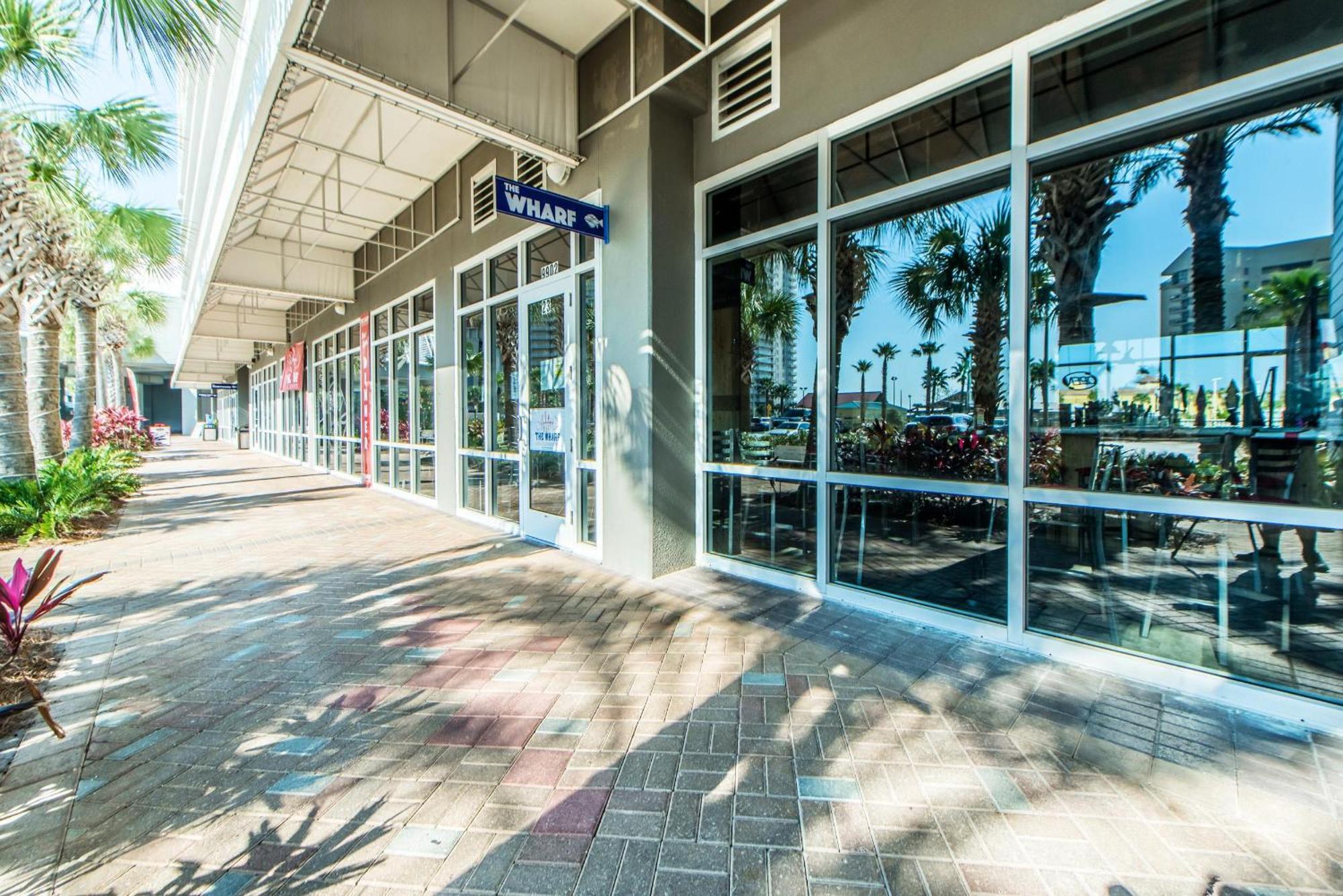 Laketown Wharf 2118 Apartment